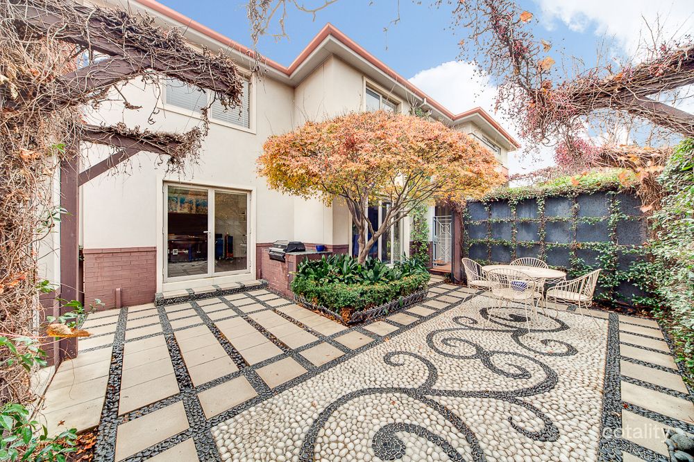 11 Canberra Pde, Port Melbourne, VIC 3207