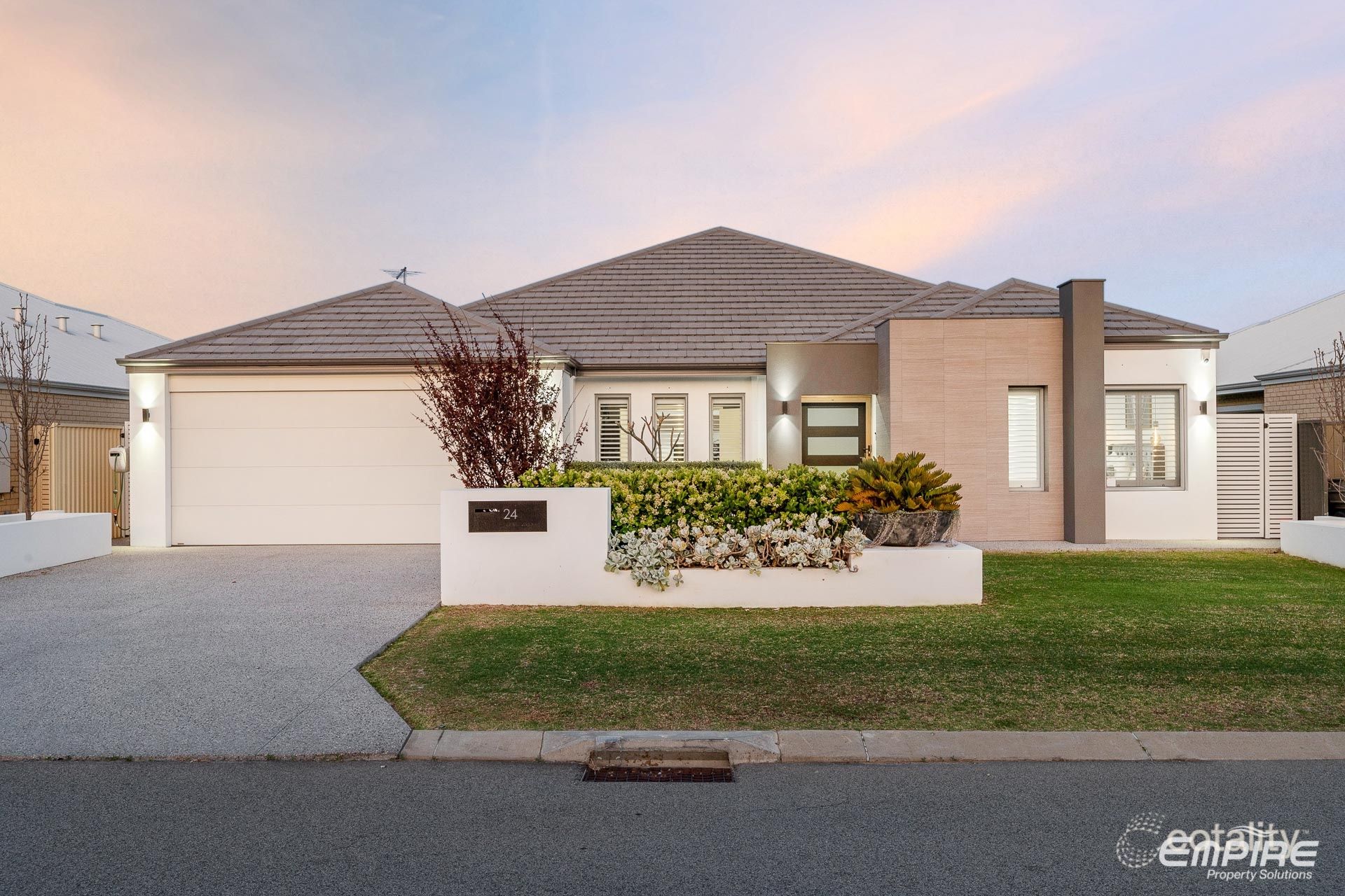 24 Figtree Ave, Lake Coogee, WA 6166