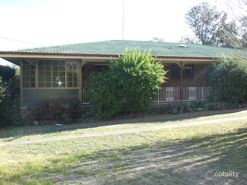 10 James St, Crows Nest, QLD 4355