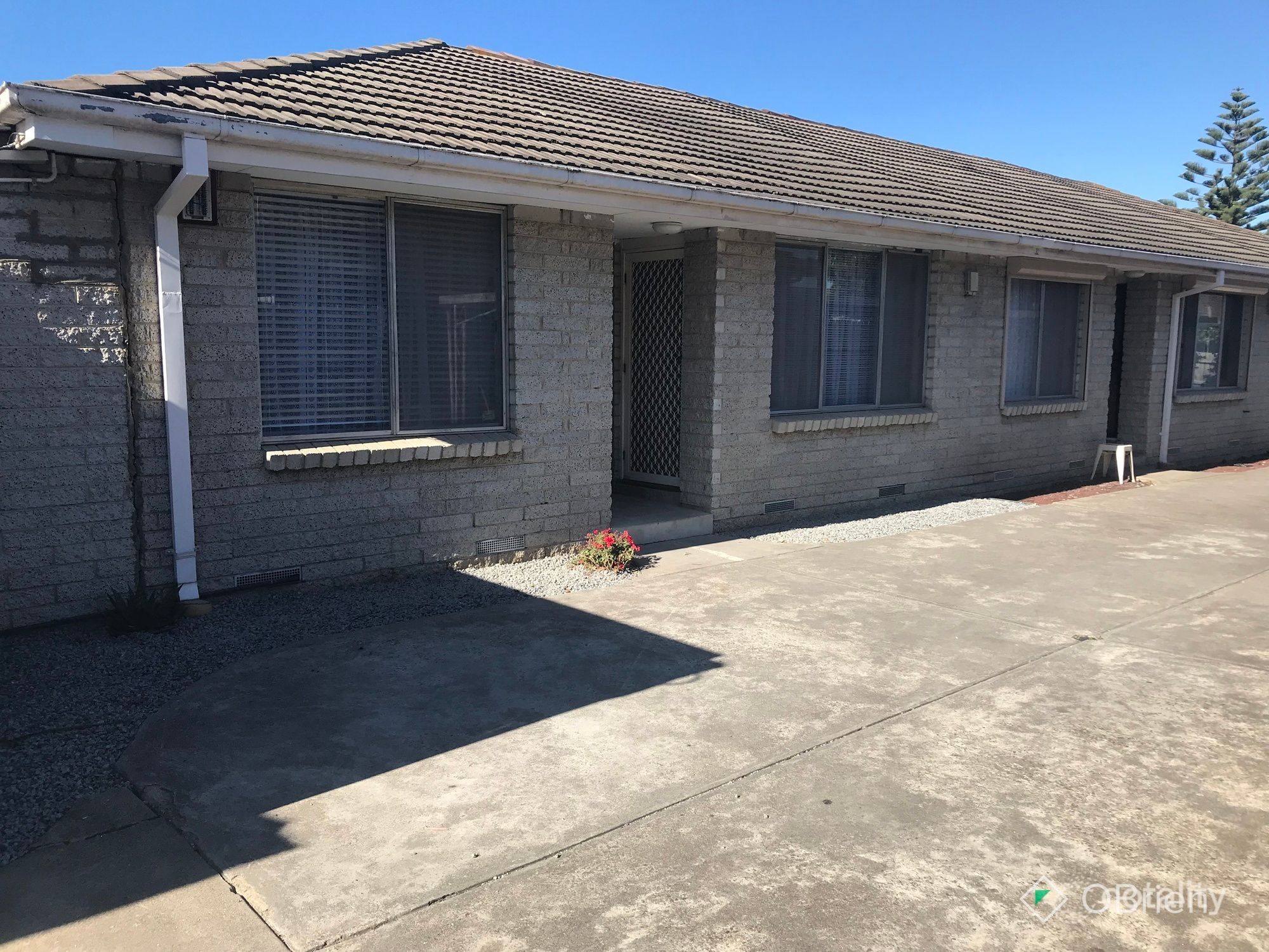 2/21 Broadmeadows Rd, Tullamarine, VIC 3043