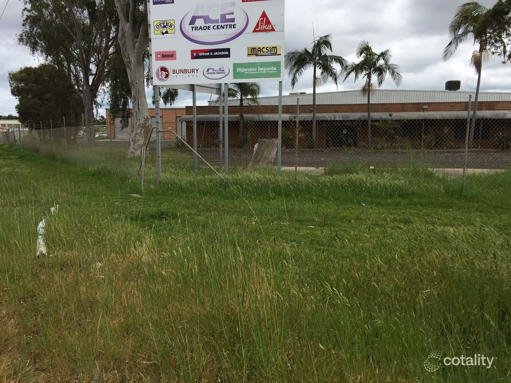 13 Halifax Dr, Davenport, WA 6230