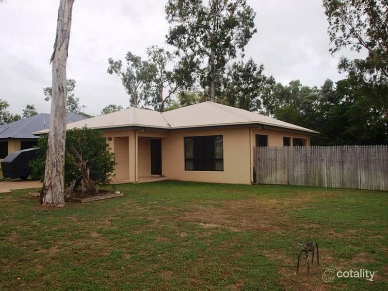 4 Clearwater Ct, Bushland Beach, QLD 4818