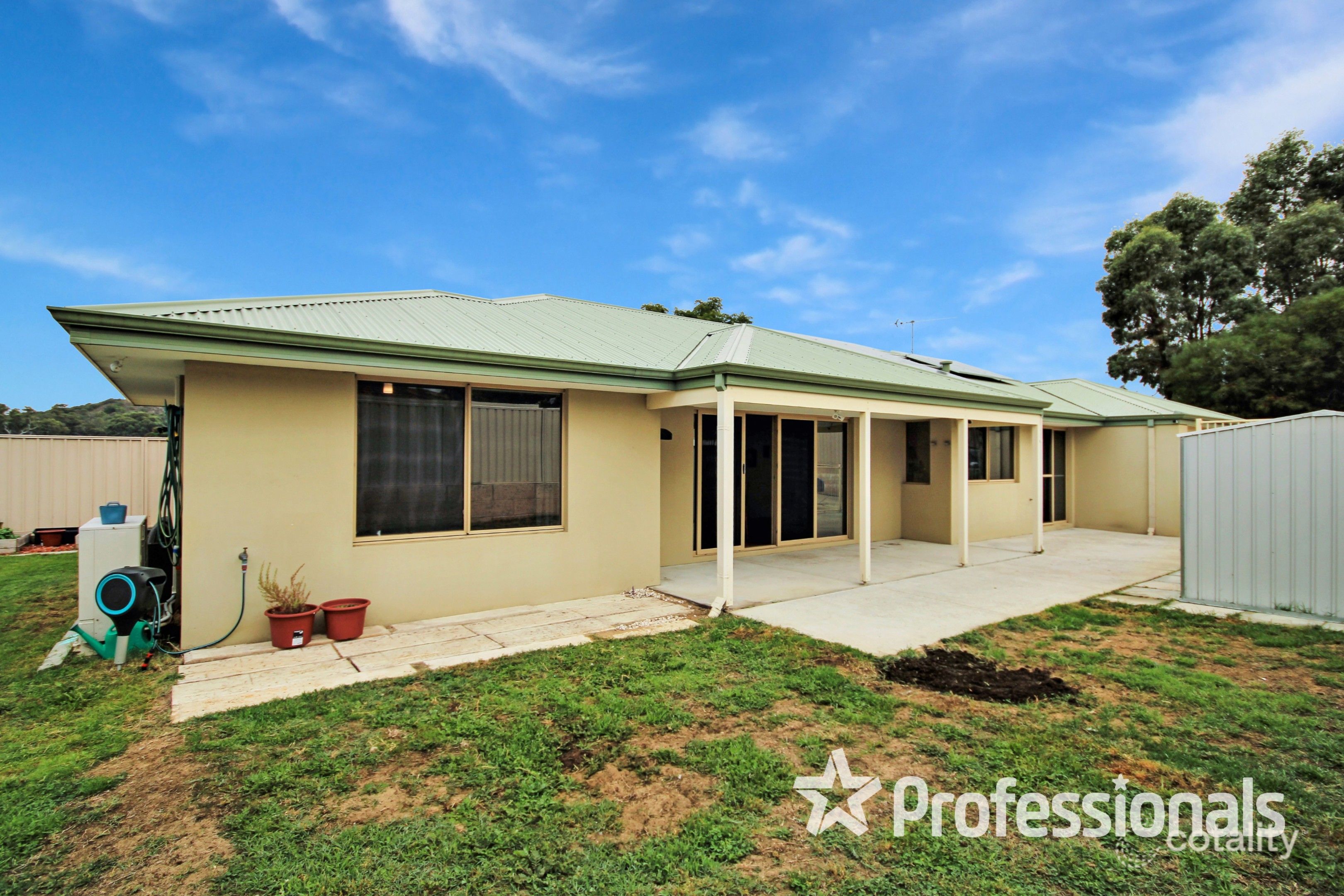 30b Jacaranda Cres, Withers, WA 6230
