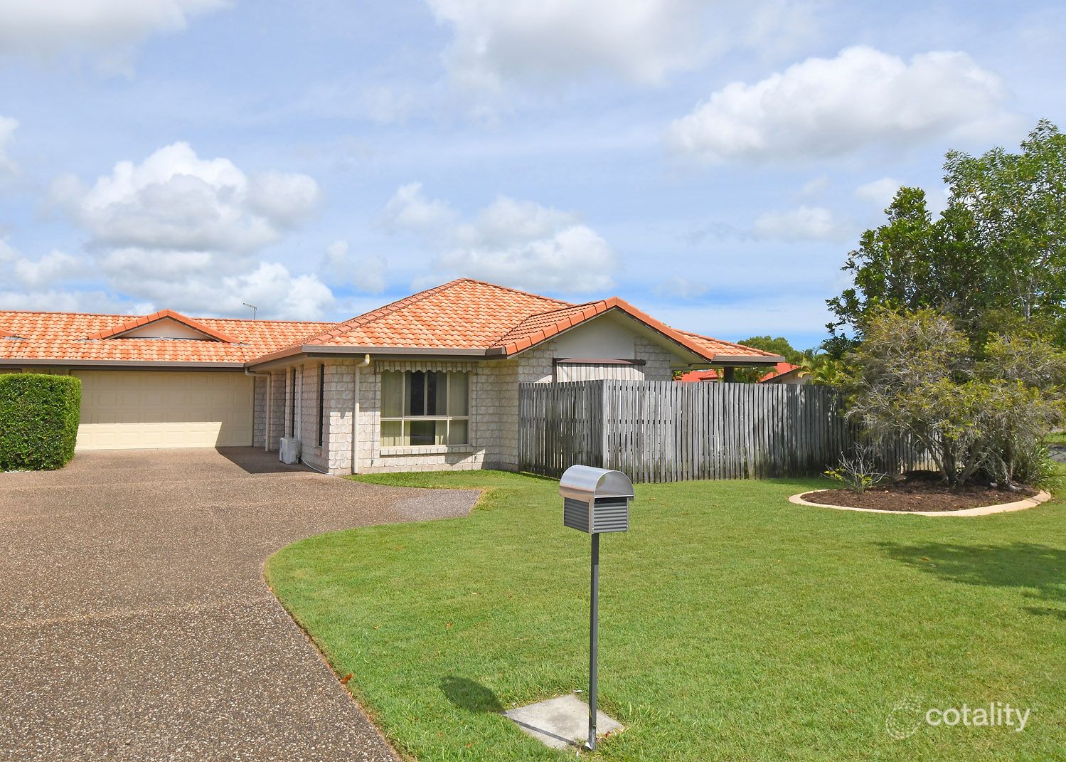 2/41 Pembridge Cct, Urraween, QLD 4655