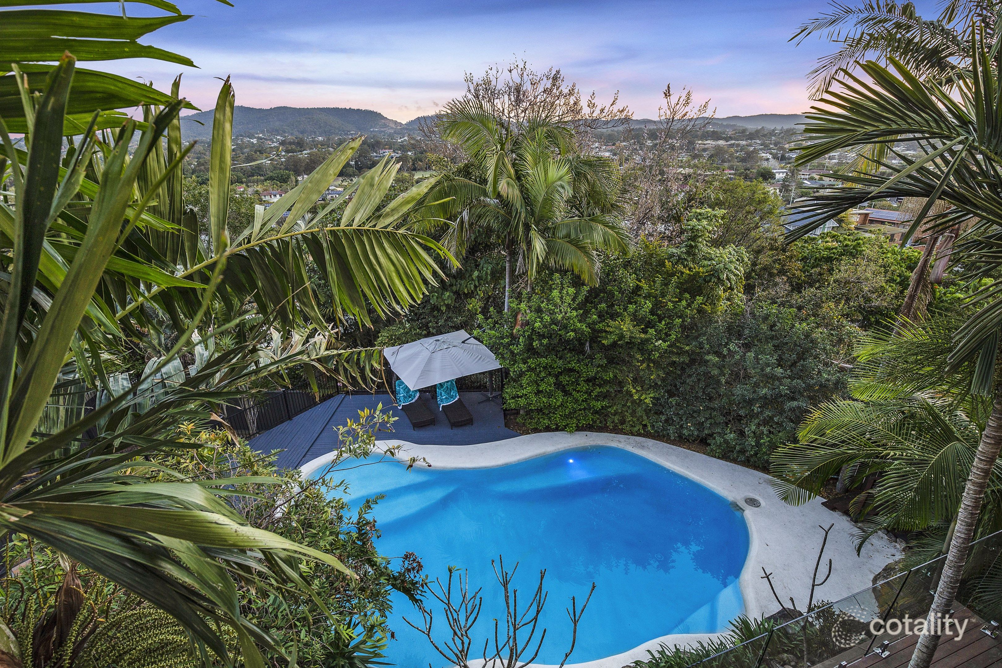 1082 South Pine Rd, Everton Hills, QLD 4053