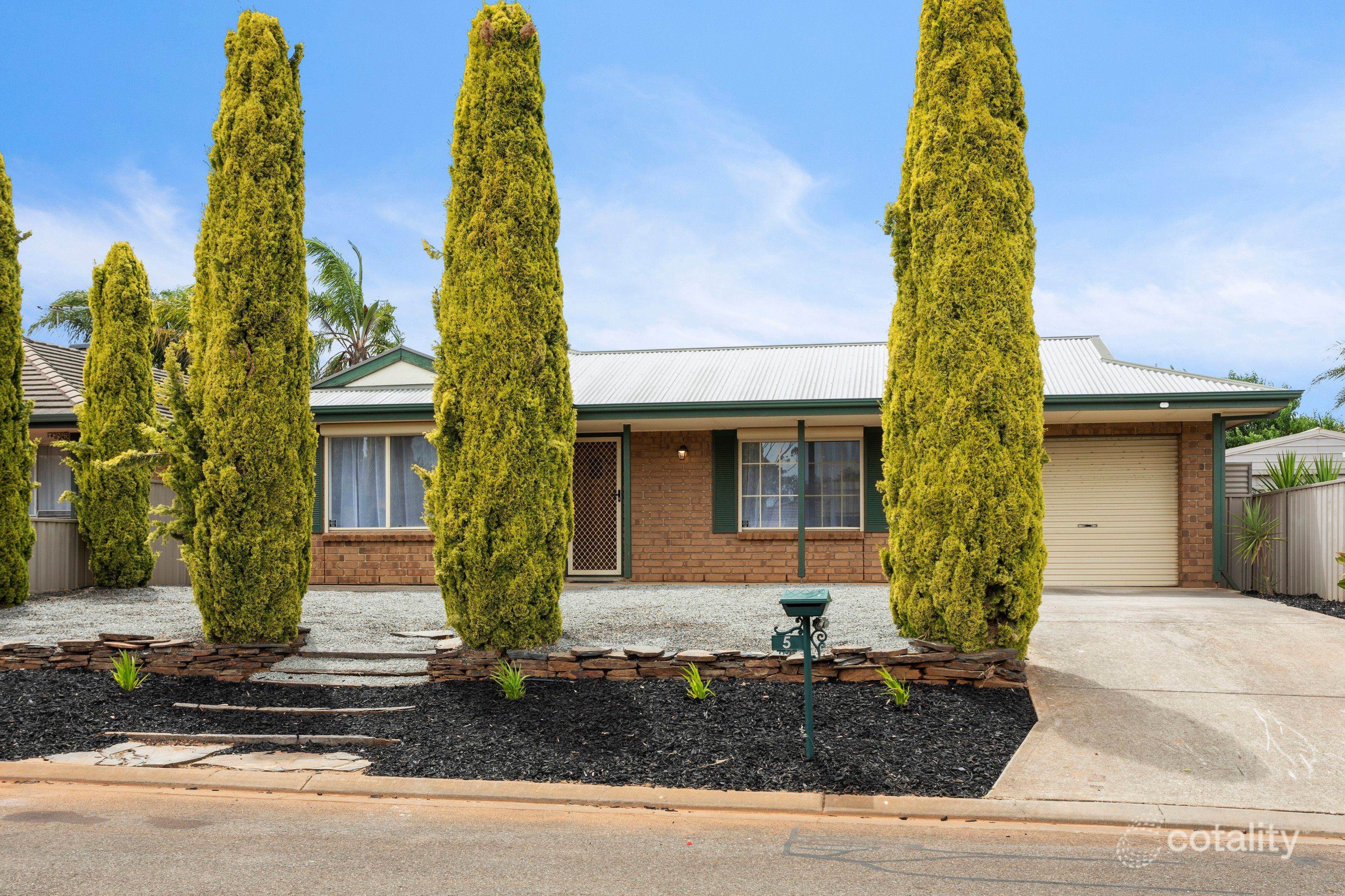 5 Candlebark Ct, Craigmore, SA 5114