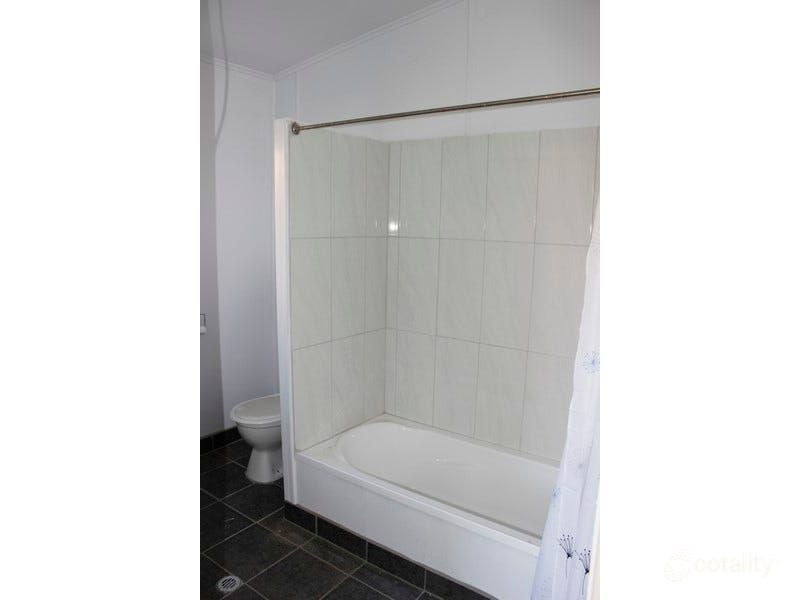 5 Park Rd, Crows Nest, QLD 4355