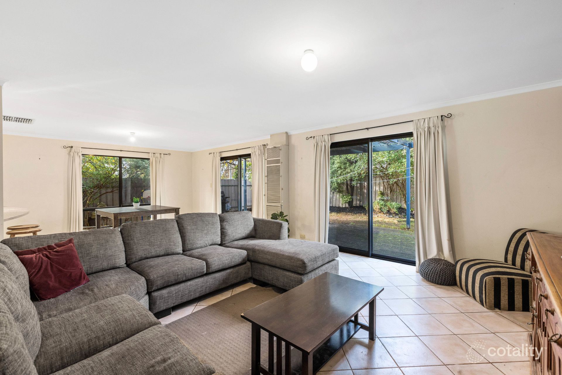 1 Bloomsbury Ct, Woodcroft, SA 5162