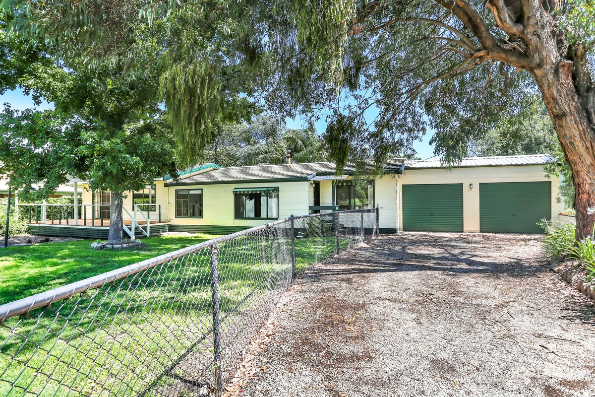 1 Pinson Ct, Williamstown, SA 5351