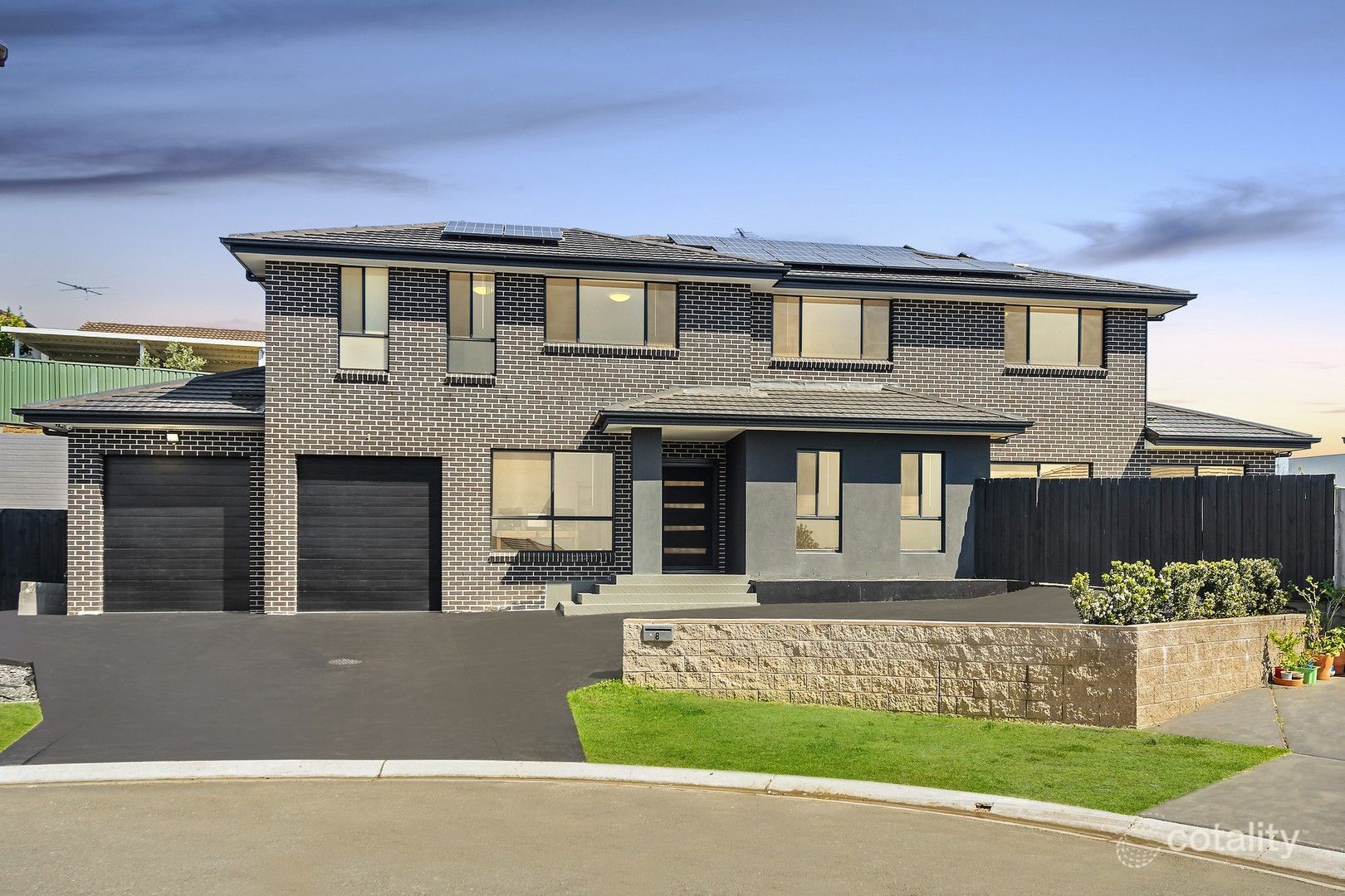 8 Liebig Pl, Minto, NSW 2566