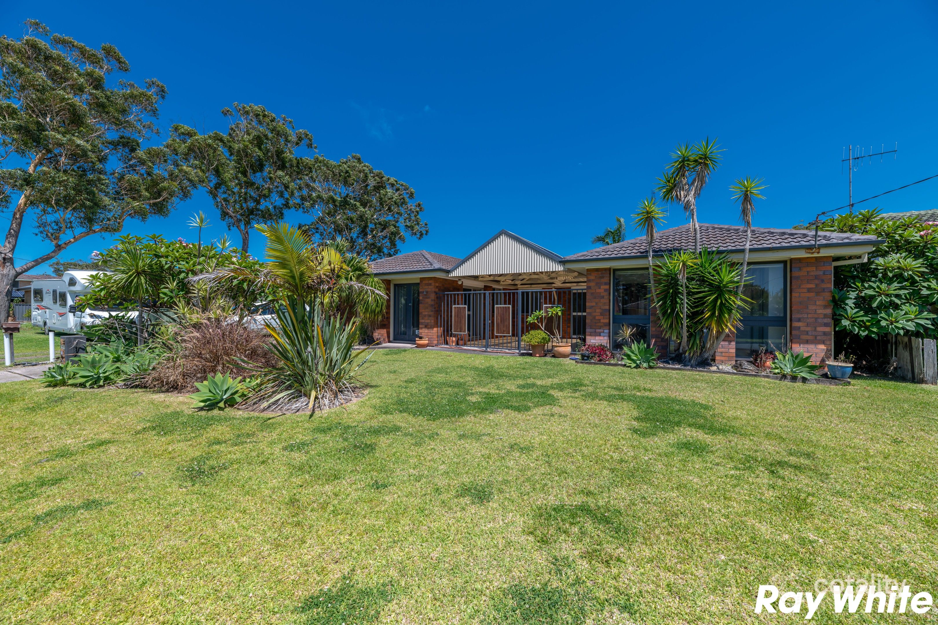 18 Cape St, Tuncurry, NSW 2428