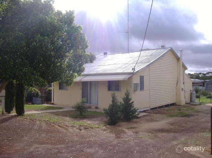 25 Railway Pde, Bruce Rock, WA 6418