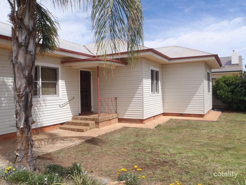 46 Creswell St, West Wyalong, NSW 2671