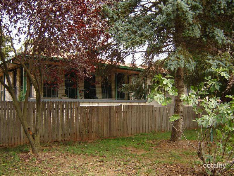 10 Hanover Cres, Blayney, NSW 2799
