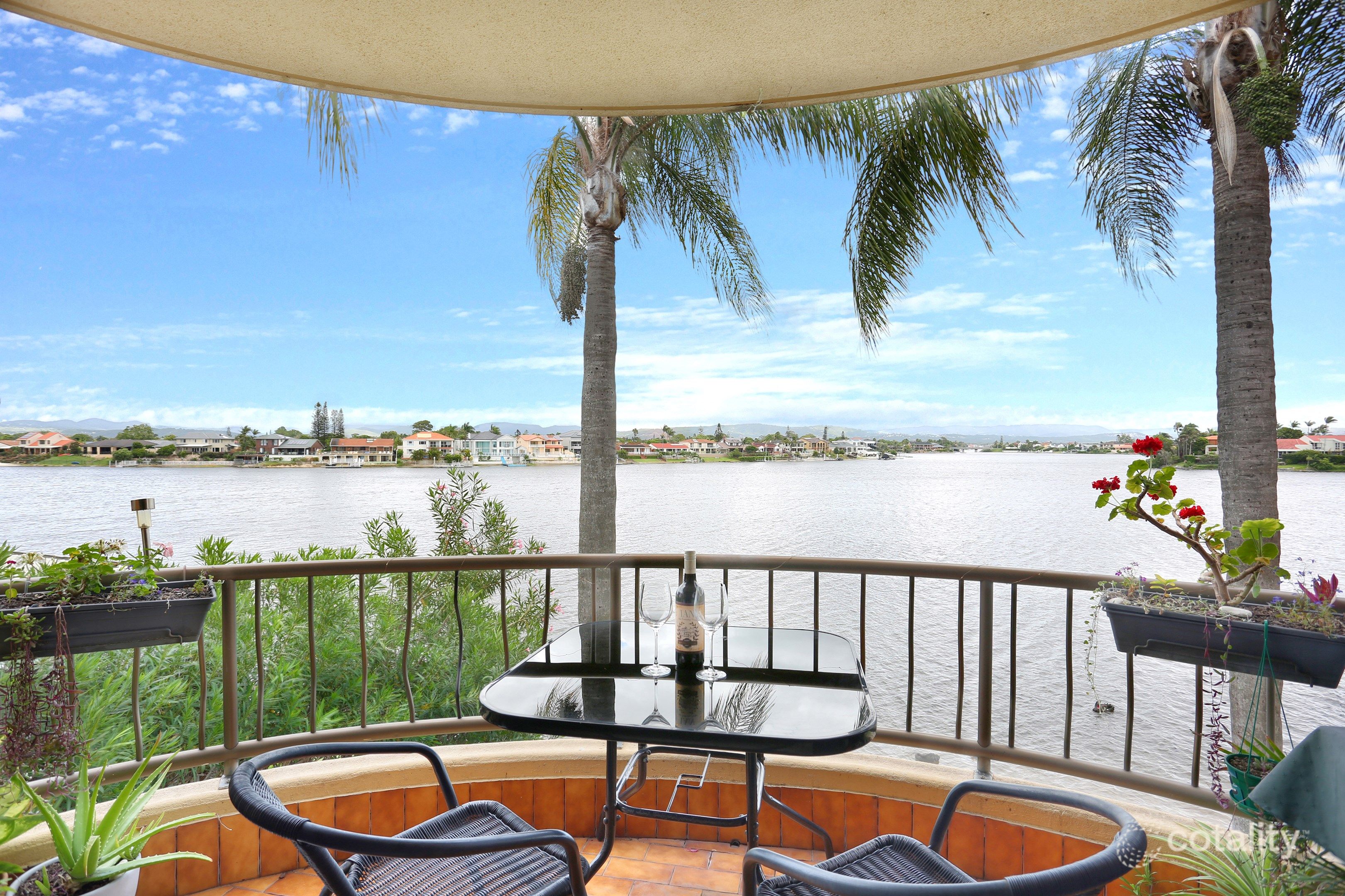 4/39 Duet Dr, Mermaid Waters, QLD 4218