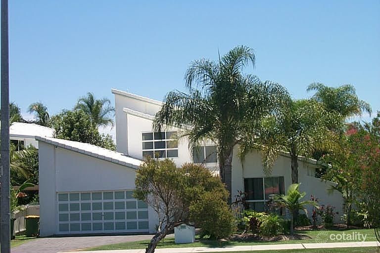 401 Oxley Dr, Runaway Bay, QLD 4216