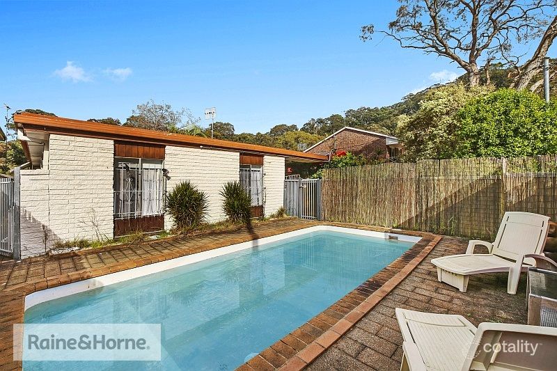 120 Brisbane Ave, Umina Beach, NSW 2257