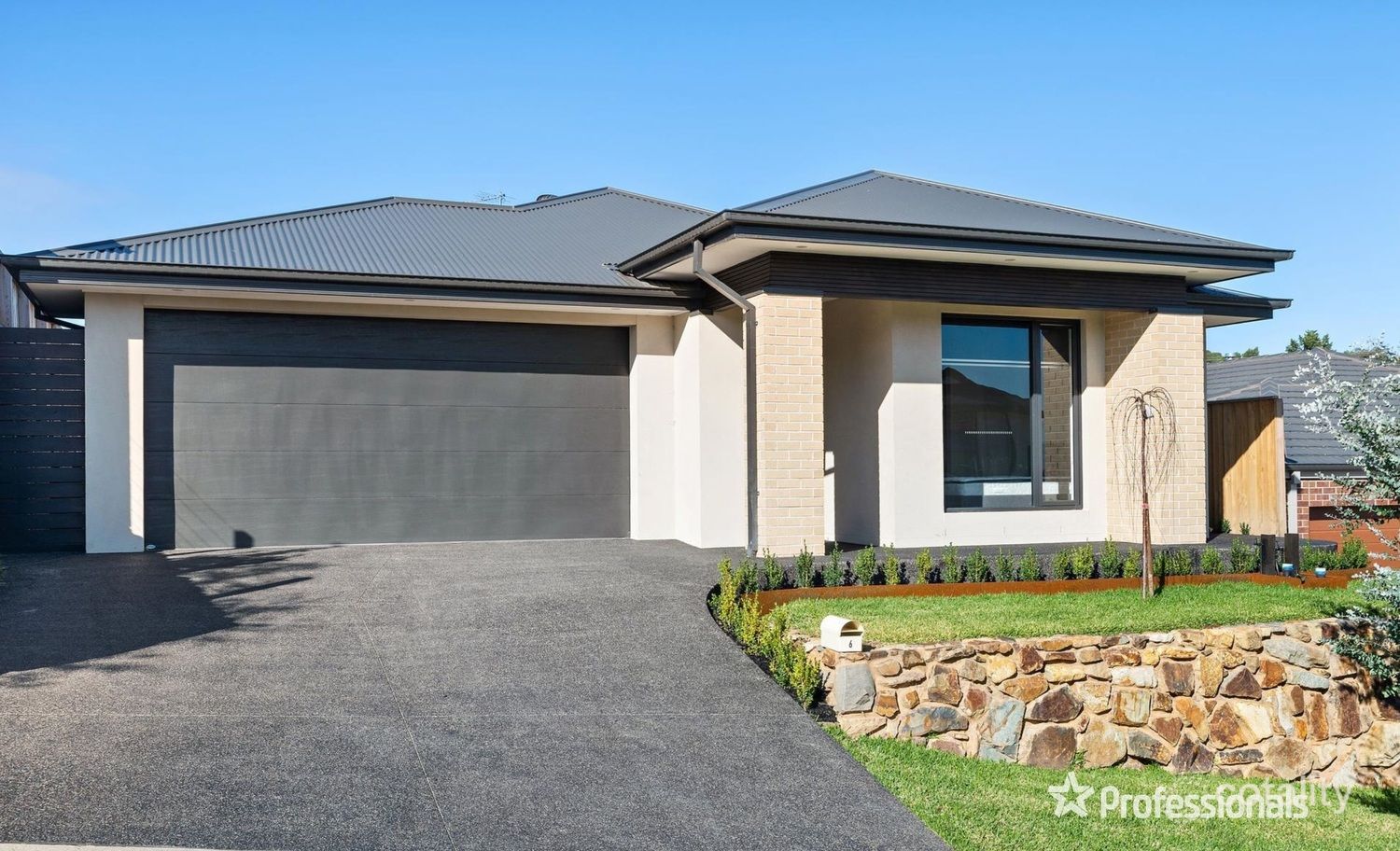 6 Lancer Way, Chirnside Park, VIC 3116