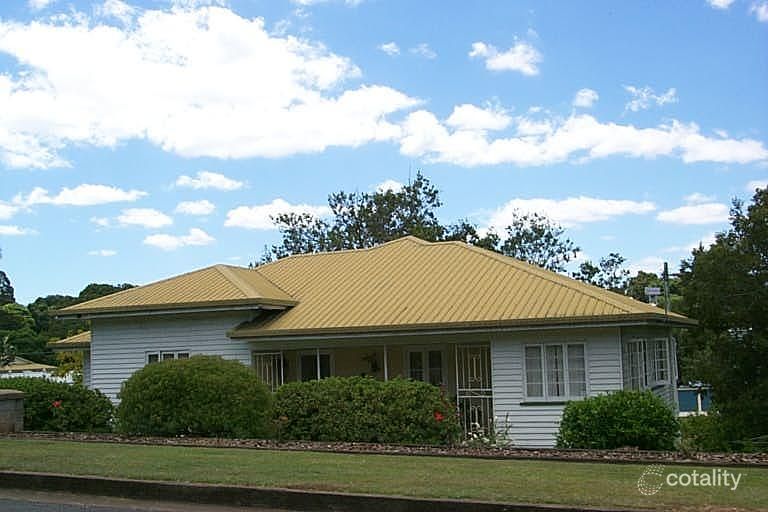 14 Crescent Rd, Gympie, QLD 4570