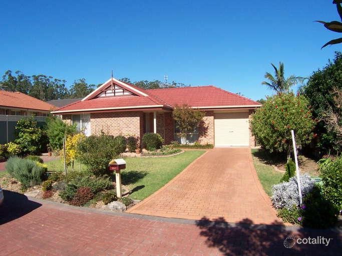 4 Carrington Cl, Berkeley Vale, NSW 2261