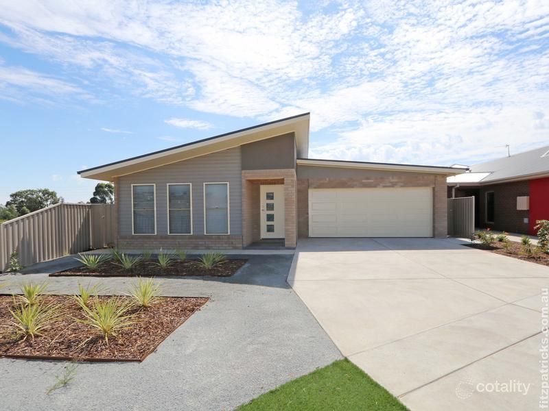 9 Goldstein Cres, Lloyd, NSW 2650