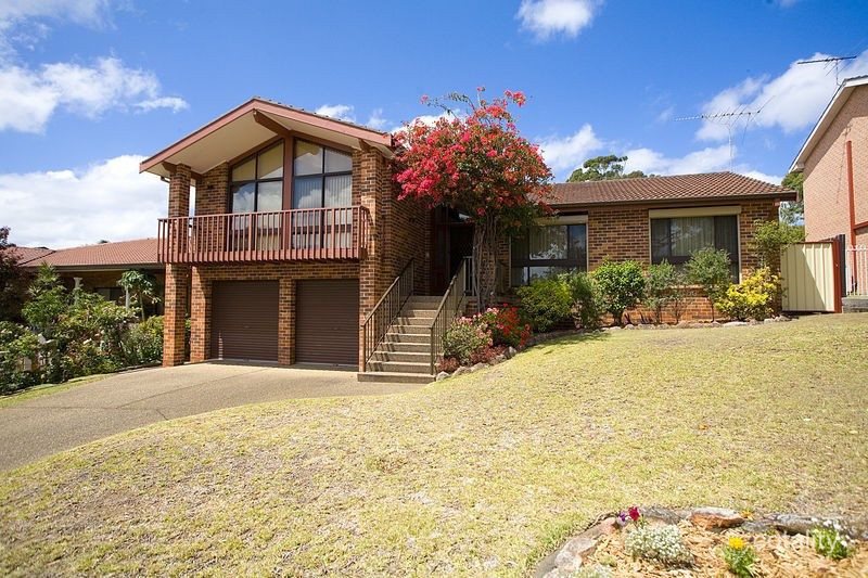 18 Black Cl, Illawong, NSW 2234