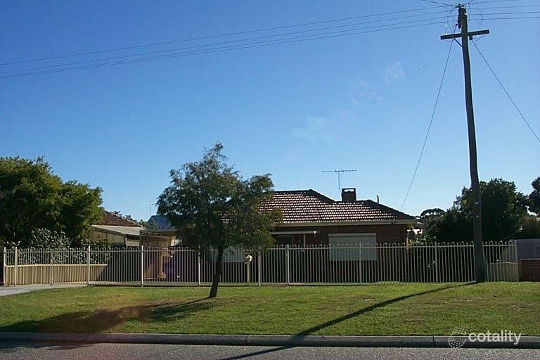 126 Watkins St, White Gum Valley, WA 6162