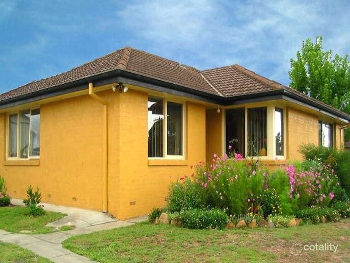 4 Harrison Dr, Cranbourne, VIC 3977