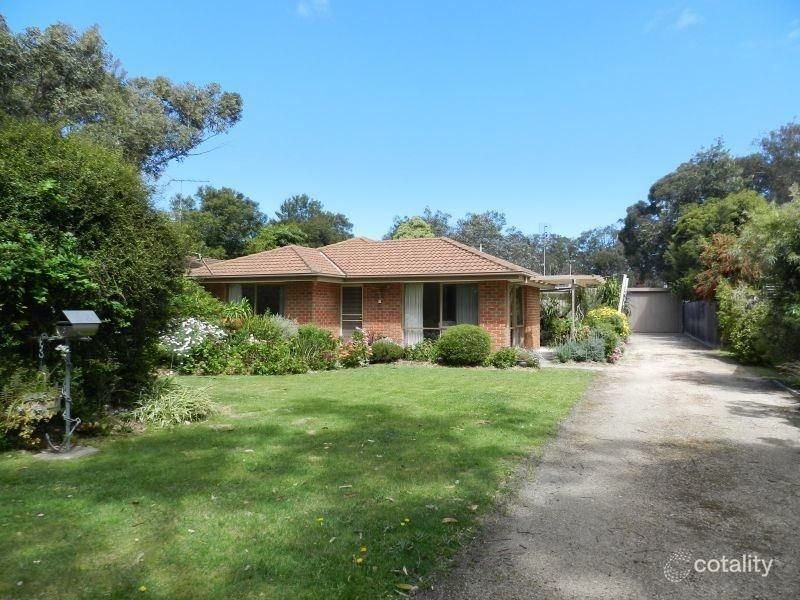 5 Ninth Pde, Raymond Island, VIC 3880