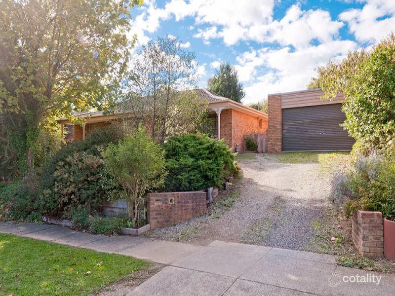 23 Blaxland Ct, Mooroolbark, VIC 3138