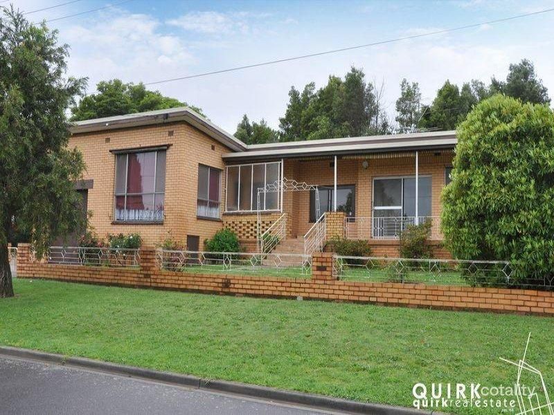 2 Russell St, Drouin, VIC 3818