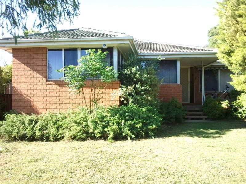 10 Manam Pl, Glenfield, NSW 2167