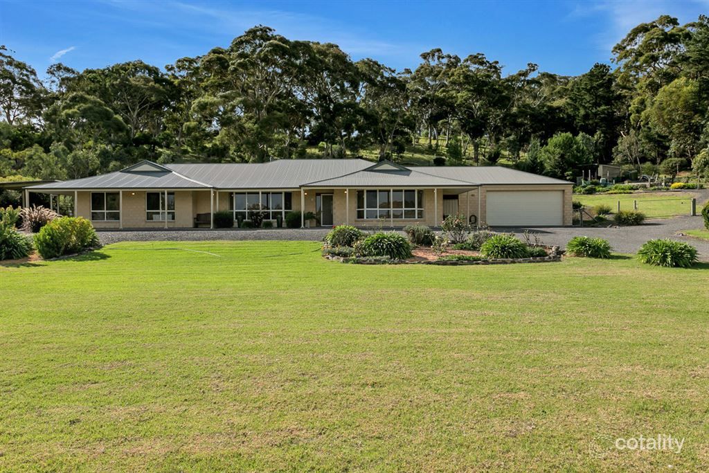 8 Stock Rd, Lower Inman Valley, SA 5211