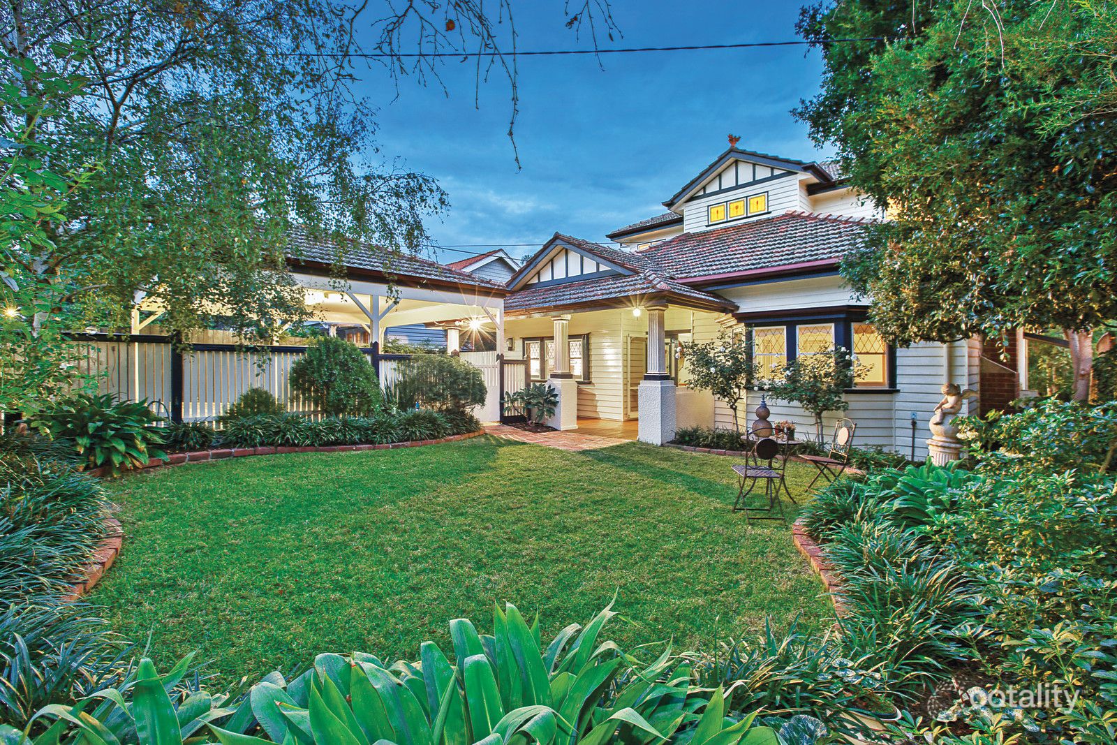 68 Littlewood St, Hampton, VIC 3188