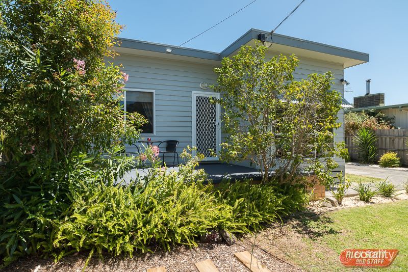 26 Birdwood Ave, Cowes, VIC 3922