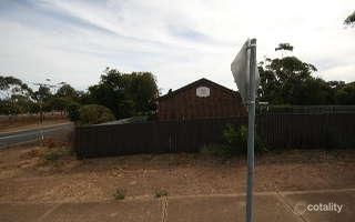 2 Haseldene Dr, Christie Downs, SA 5164