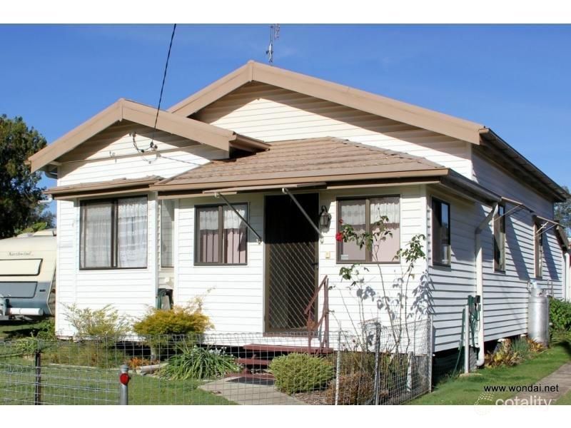 86 Edward St, Wondai, QLD 4606