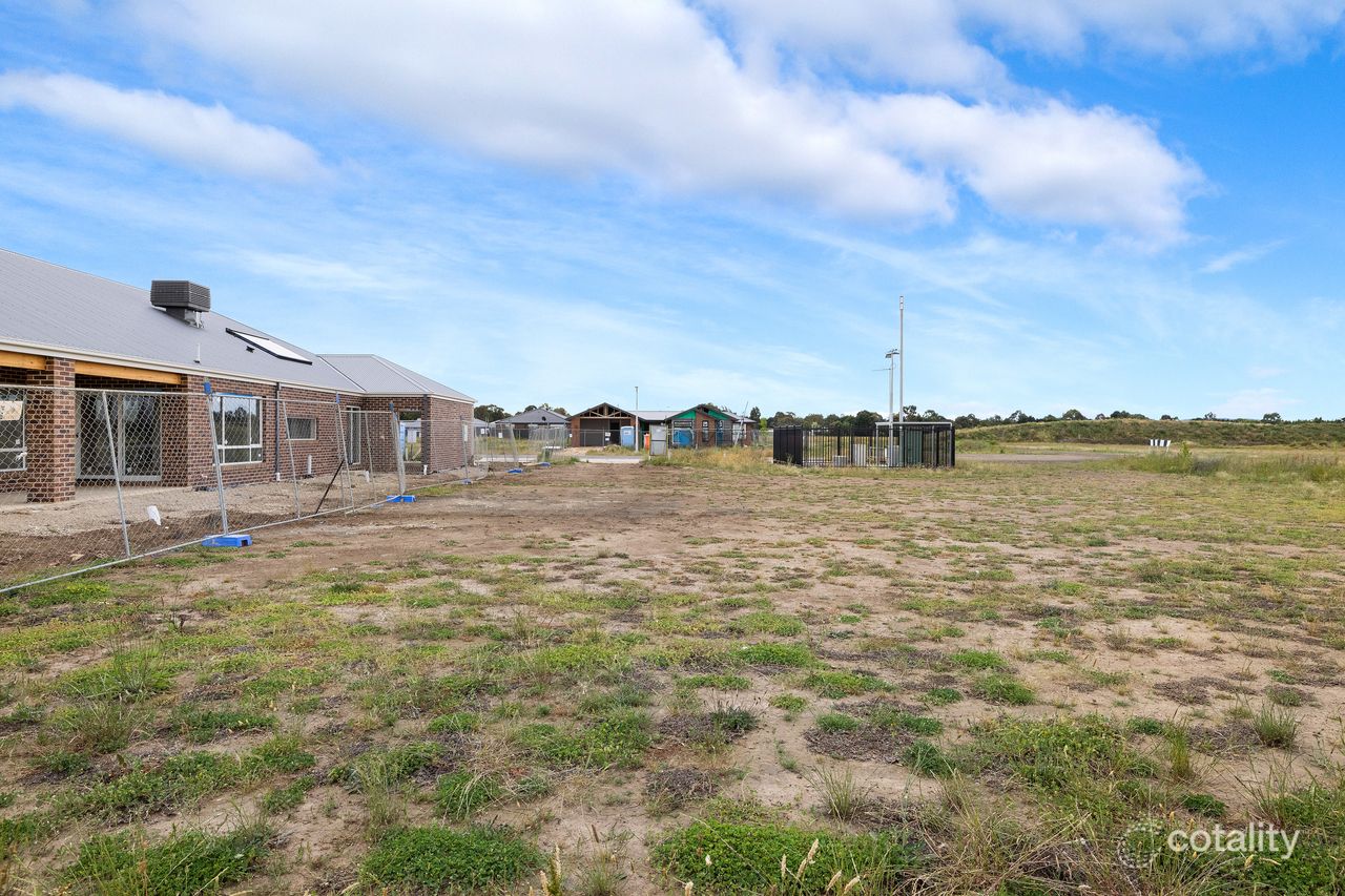 24 Poplar Dr, Romsey, VIC 3434