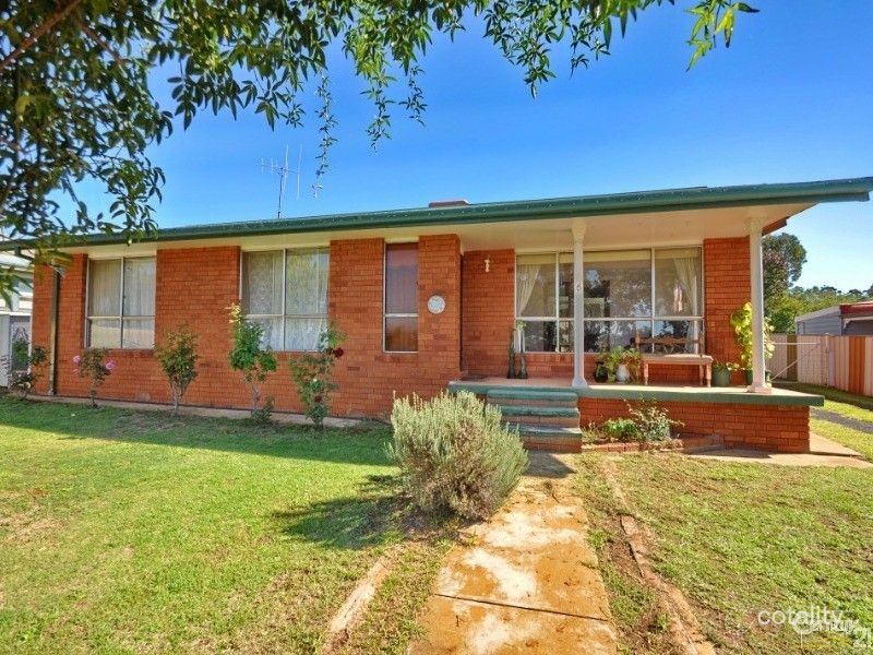 6 Mitchell St, Geurie, NSW 2818