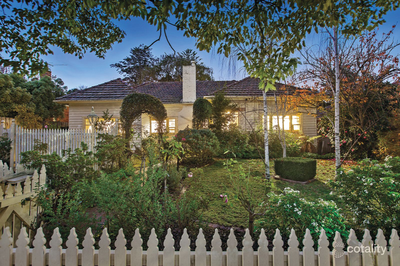 21 Barloa Rd, Mont Albert, VIC 3127