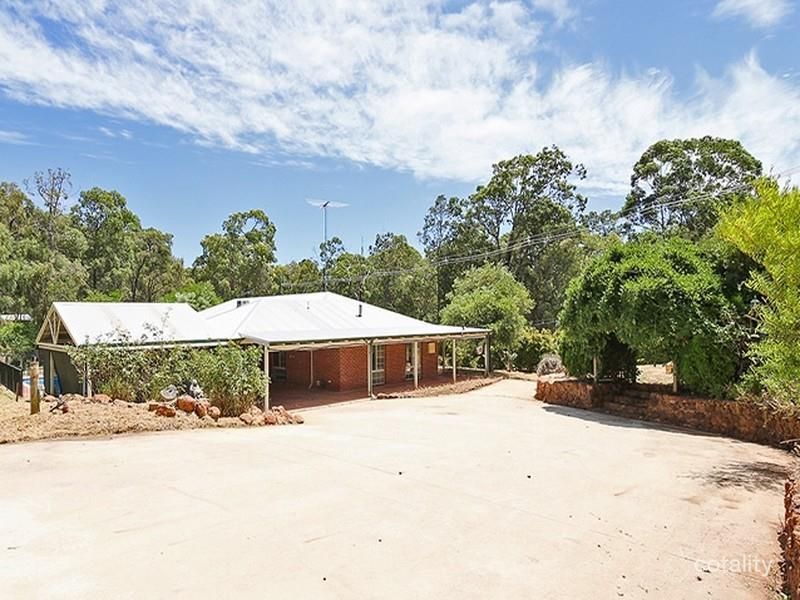 590 Walker St, Mundaring, WA 6073