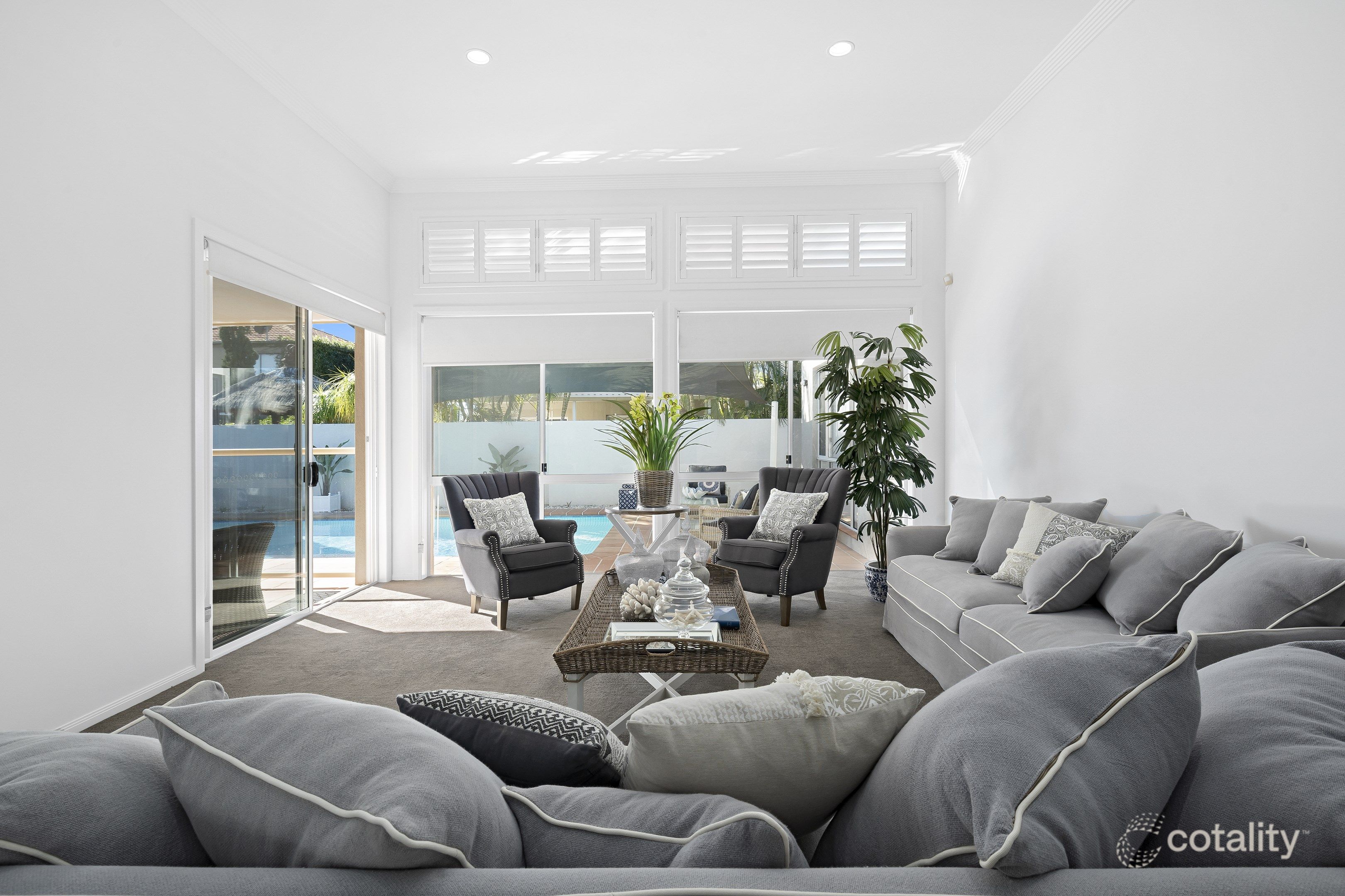 40 Sir Bruce Small Bvd, Benowa, QLD 4217