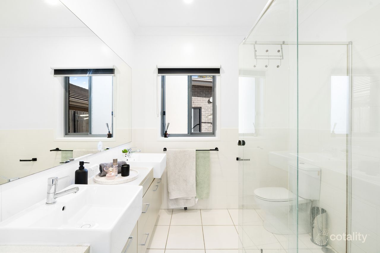 13 Francisca Dr, Augustine Heights, QLD 4300