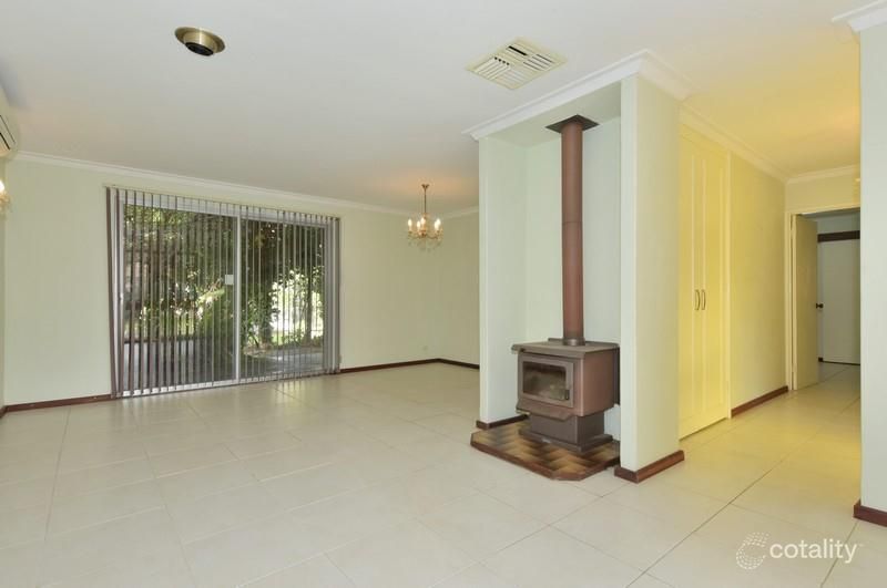 4 Carleton Cres, Forrestfield, WA 6058