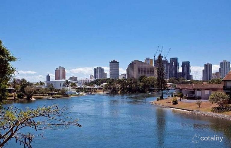 4/47 Hooker Bvd, Broadbeach Waters, QLD 4218