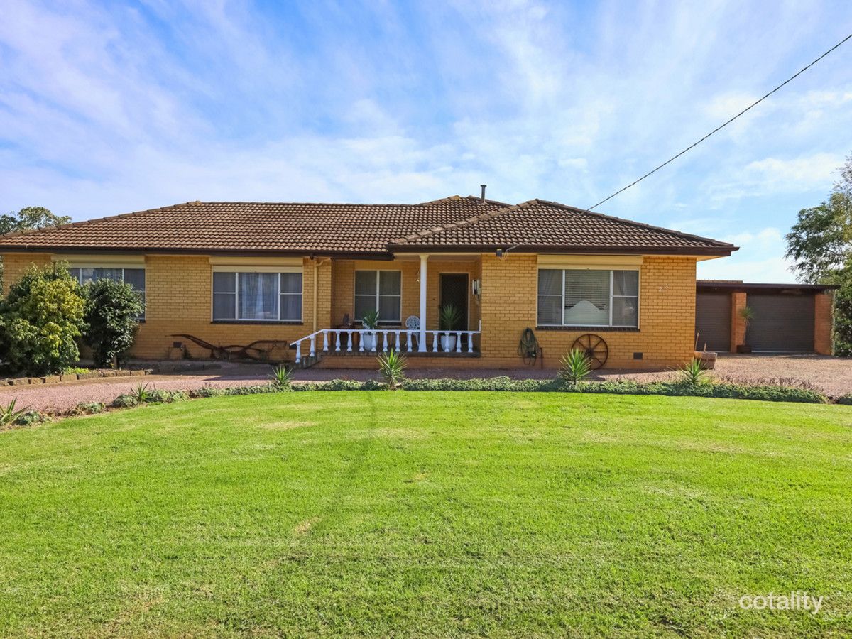 23 Mount Rd, Mortlake, VIC 3272