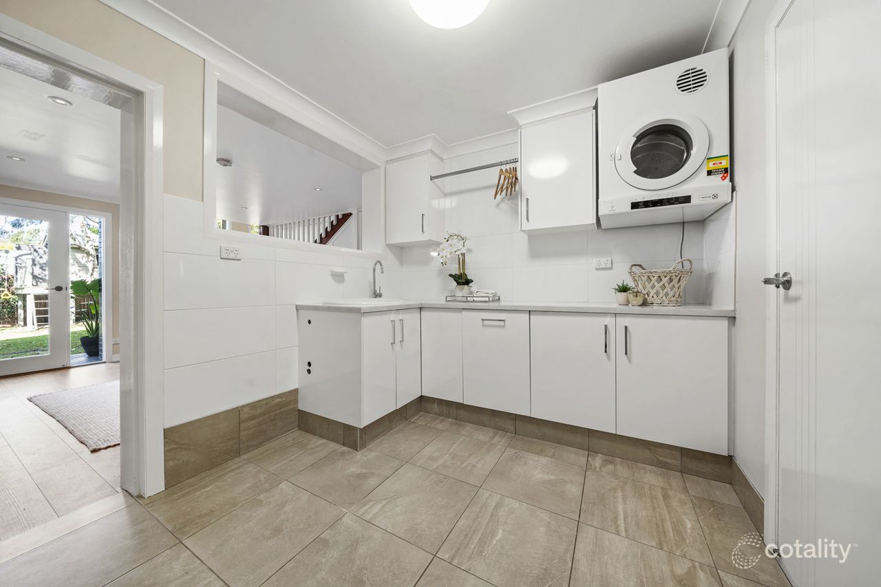 22b Jellicoe St, Mount Lofty, QLD 4350