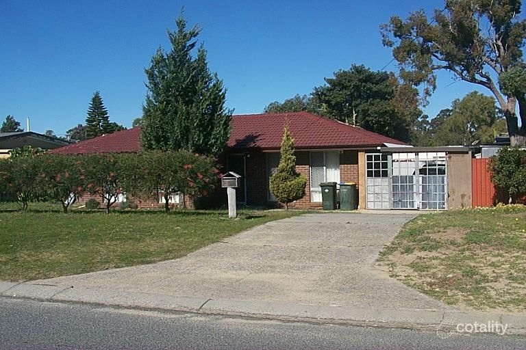 10 Golders Way, Girrawheen, WA 6064