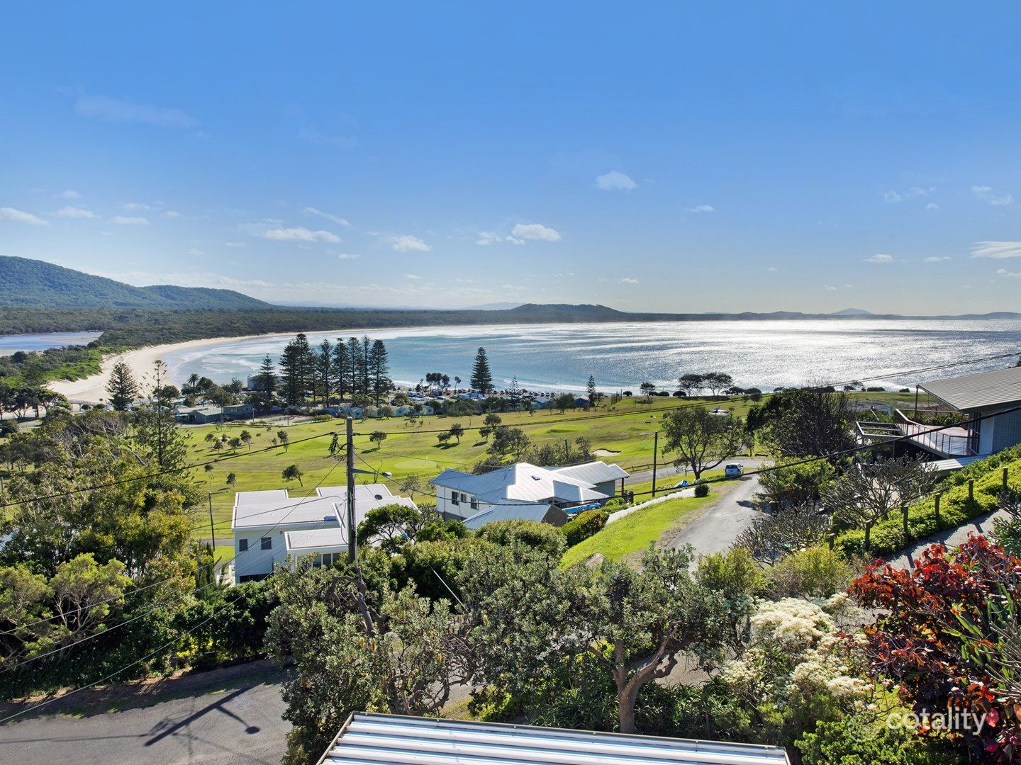10 Dulconghi St, Crescent Head, NSW 2440