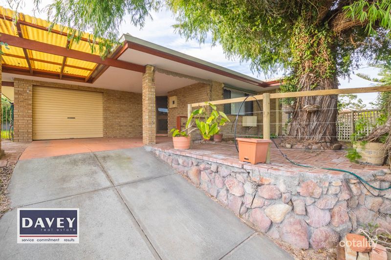 31 Campbell Dr, Hillarys, WA 6025